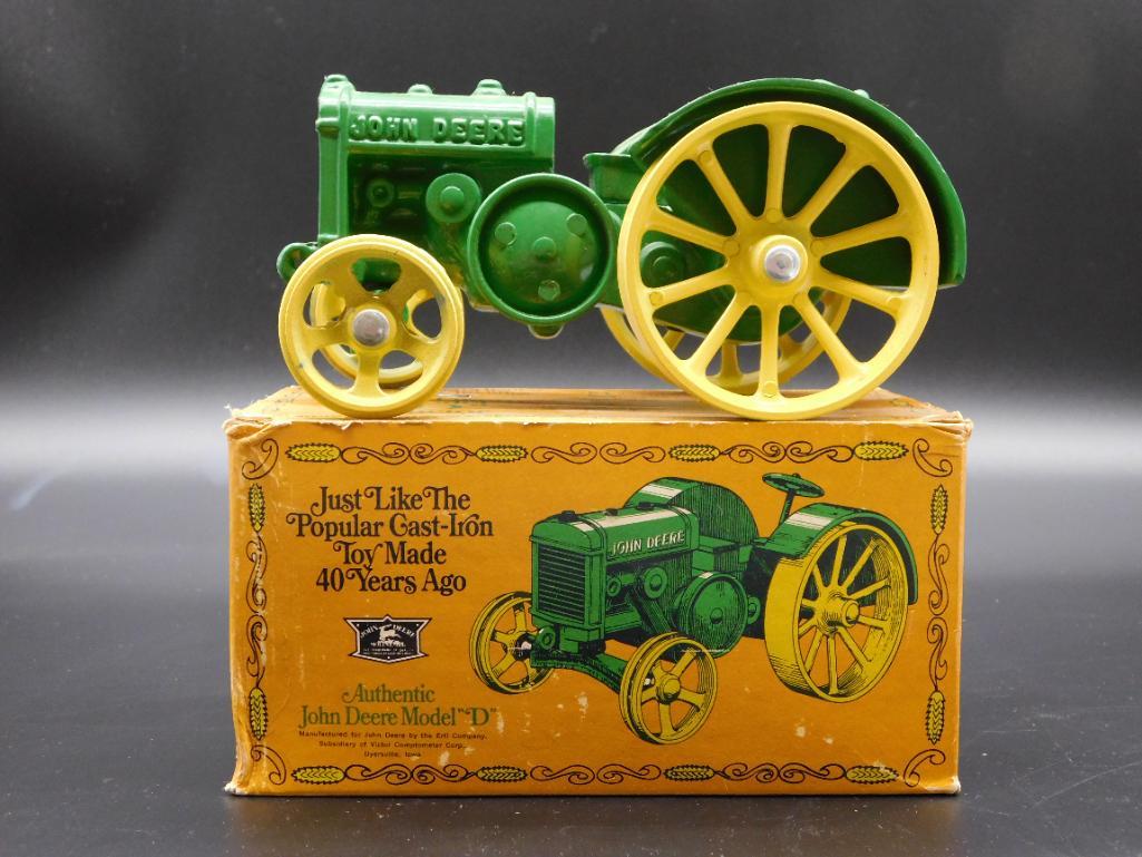 JOHN DEERE TOY WITH ORIGINAL BOX (1 of 5)
