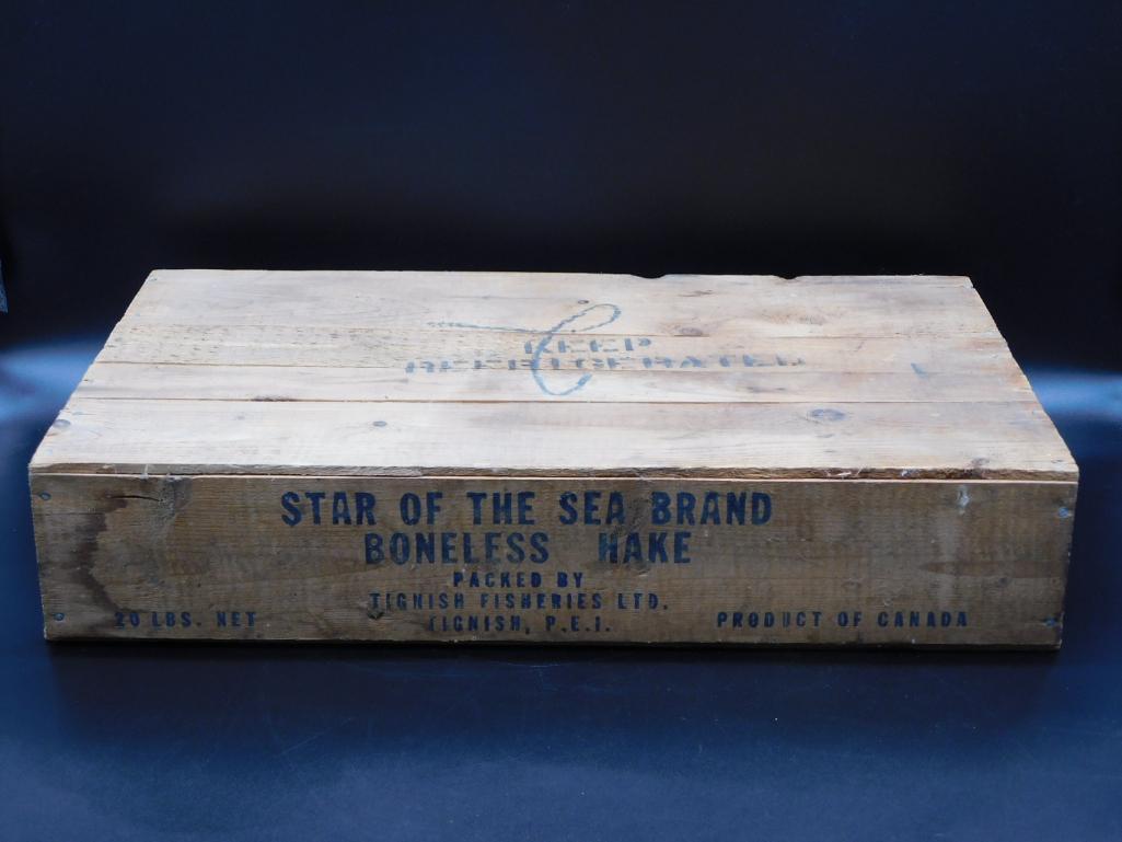 TIGNISH FISHERIES LTD CANADA CRATE VINTAGE ANTIQUE: TIGNISH FISHERIES LTD CANADA CRATE ADVERTISING VINTAGE ANTIQUE Thank you for attending HATMAN AUCTIONS! Yes, we ship all items that are not oversized. Please see photos for measurements and descriptio