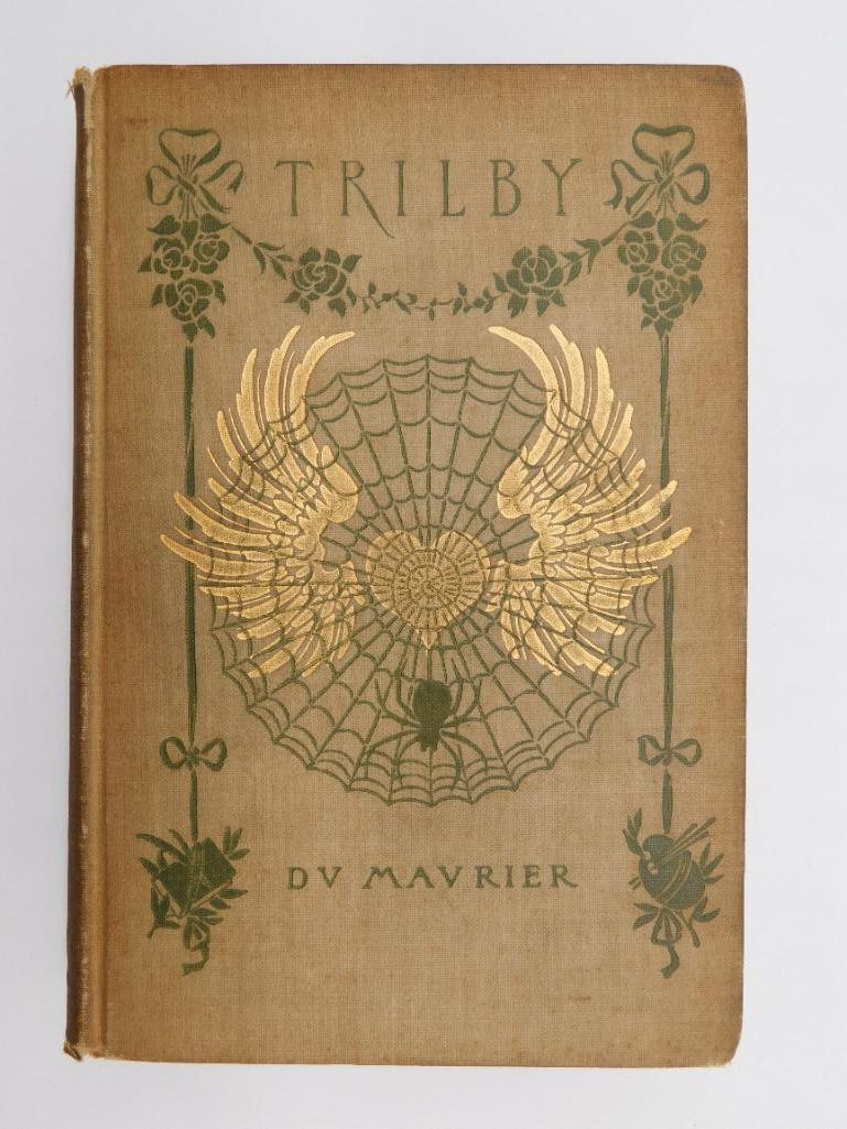 TRILBY BY GEORGE DU MAURIER BOOK ANTIQUE VINTAGE: TRILBY BY GEORGE DU MAURIER BOOK ANTIQUE& VINTAGE Thank you for attending HATMAN AUCTIONS! SPECIAL NOTICE: Many items are PICK UP ONLY on Tuesday. SEE NOTE! Please see photos for measurements and desc