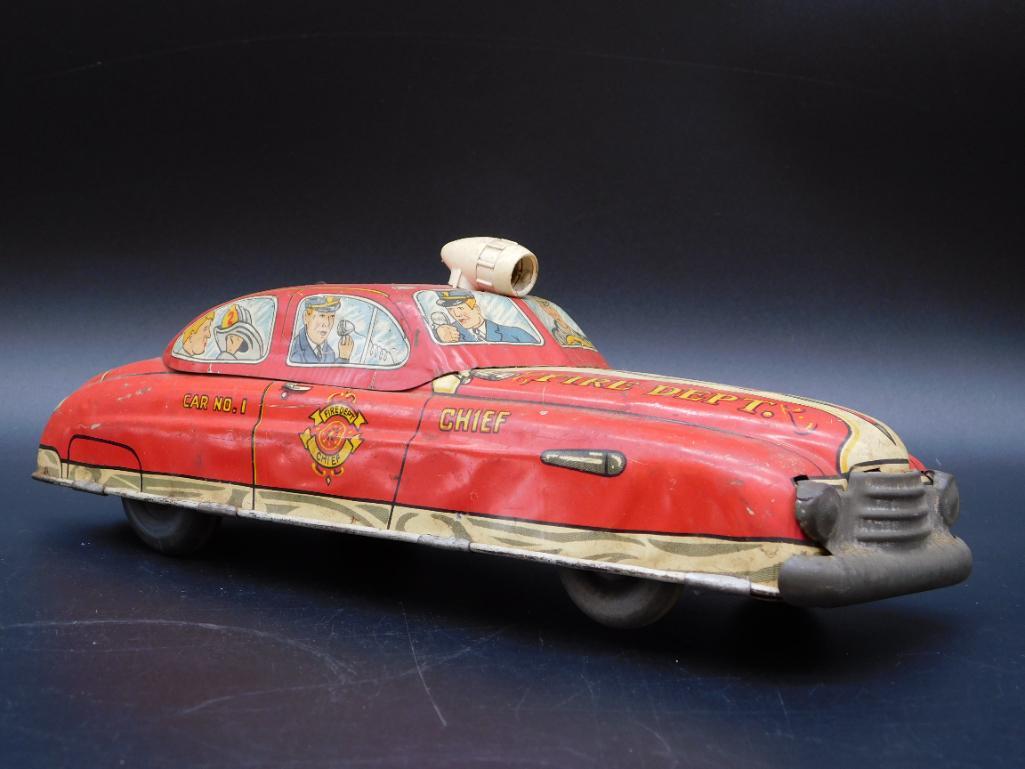 MARX FIRE DEPARTMENT CHIEF WIND-UP TIN TOY VINTAGE ANTIQUE: MARX FIRE DEPARTMENT CHIEF WIND-UP TIN TOY VINTAGE ANTIQUE