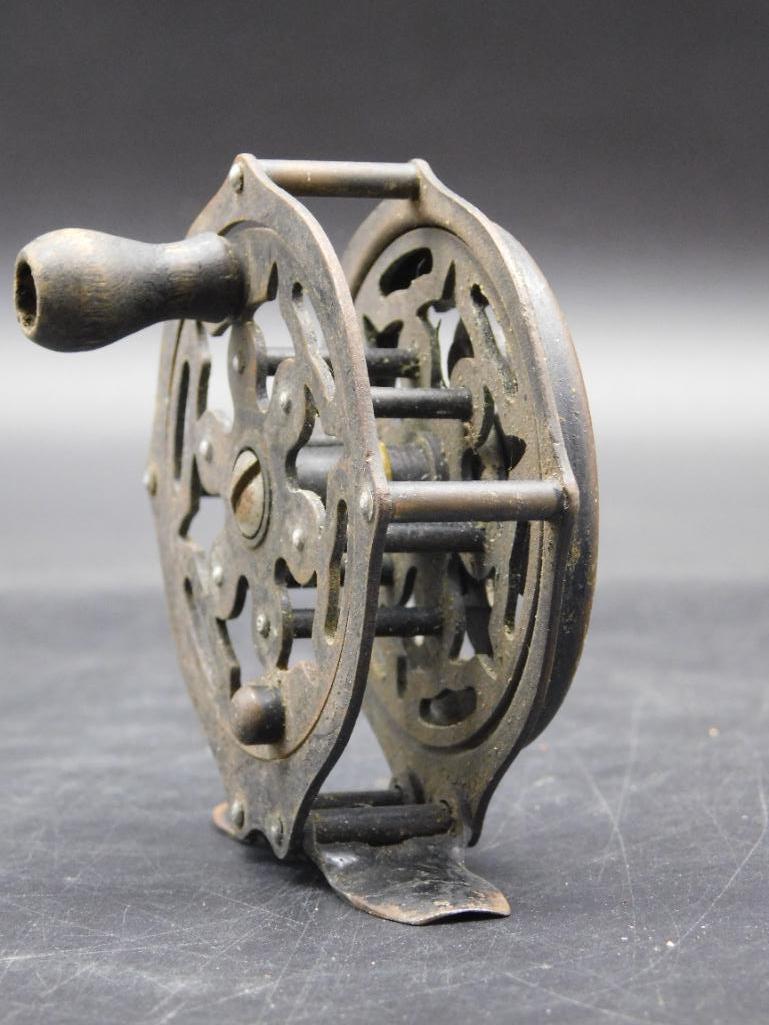 VINTAGE FISHING REEL VINTAGE ANTIQUE: VINTAGE FISHING REEL VINTAGE ANTIQUE