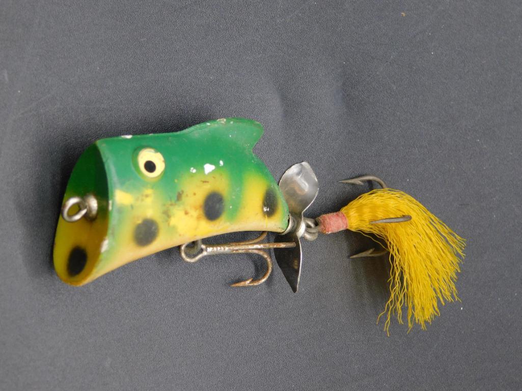 VINTAGE FISHING LURE: VINTAGE FISHING LURE