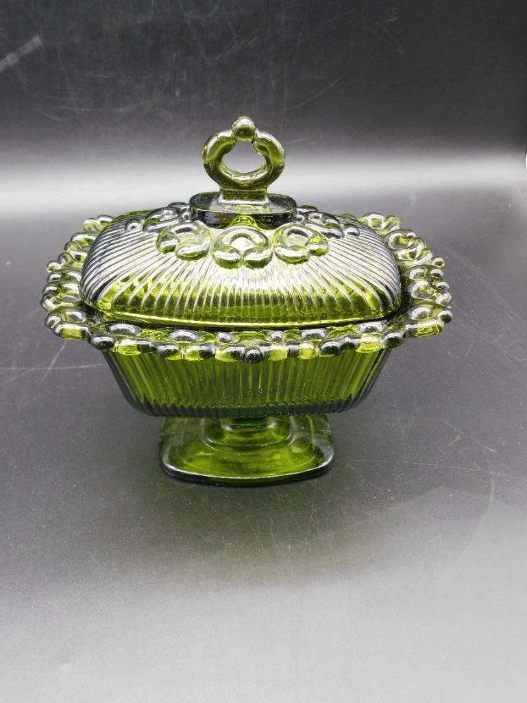 GREEN DEPRESSION GLASS CANDY DISH WITH LID VINTAGE ANTIQUE (1 of 3)