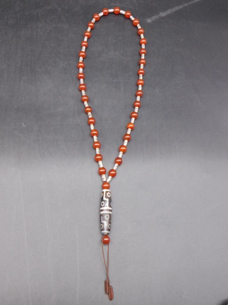 BEADED NECKLACE VINTAGE ANTIQUE: BEADED NECKLACE VINTAGE ANTIQUE *** Thank you for attending HATMAN AUCTIONS! Yes, we ship all items that are not oversized. Please see photos for measurements and description. SPECIAL NOTICE: Many ite