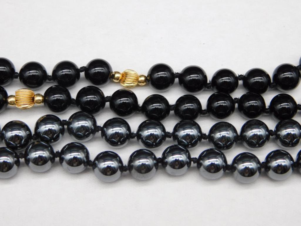 OBSIDIAN AND HEMATITE BEADED NECKLACE VINTAGE ANTIQUE: OBSIDIAN AND HEMATITE BEADED NECKLACE VINTAGE ANTIQUE *** Thank you for attending HATMAN AUCTIONS! Yes, we ship all items that are not oversized. Please see photos for measurements and description. SP