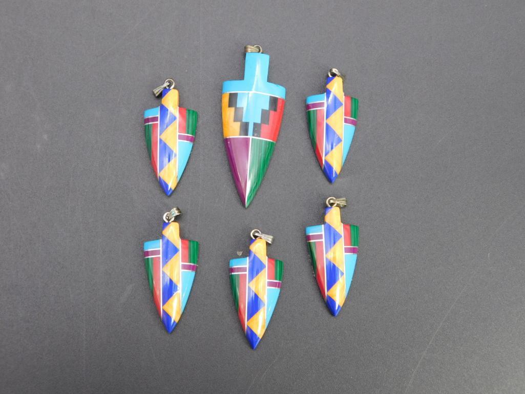 SET OF 6 AZTEC PRINT PENDANTS: SET OF 6 AZTEC PRINT PENDANTS *** Thank you for attending HATMAN AUCTIONS! Yes, we ship all items that are not oversized. Please see photos for measurements and description. SPECIAL NOTICE: Many items