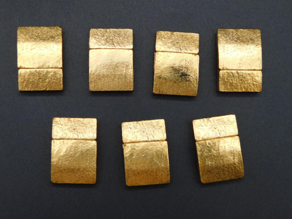 ANTIQUE BRASS-PLATED PEWTER CLASPS: ANTIQUE BRASS-PLATED PEWTER CLASPS *** Thank you for attending HATMAN AUCTIONS! Yes, we ship all items that are not oversized. Please see photos for measurements and description. SPECIAL NOTICE: Many 