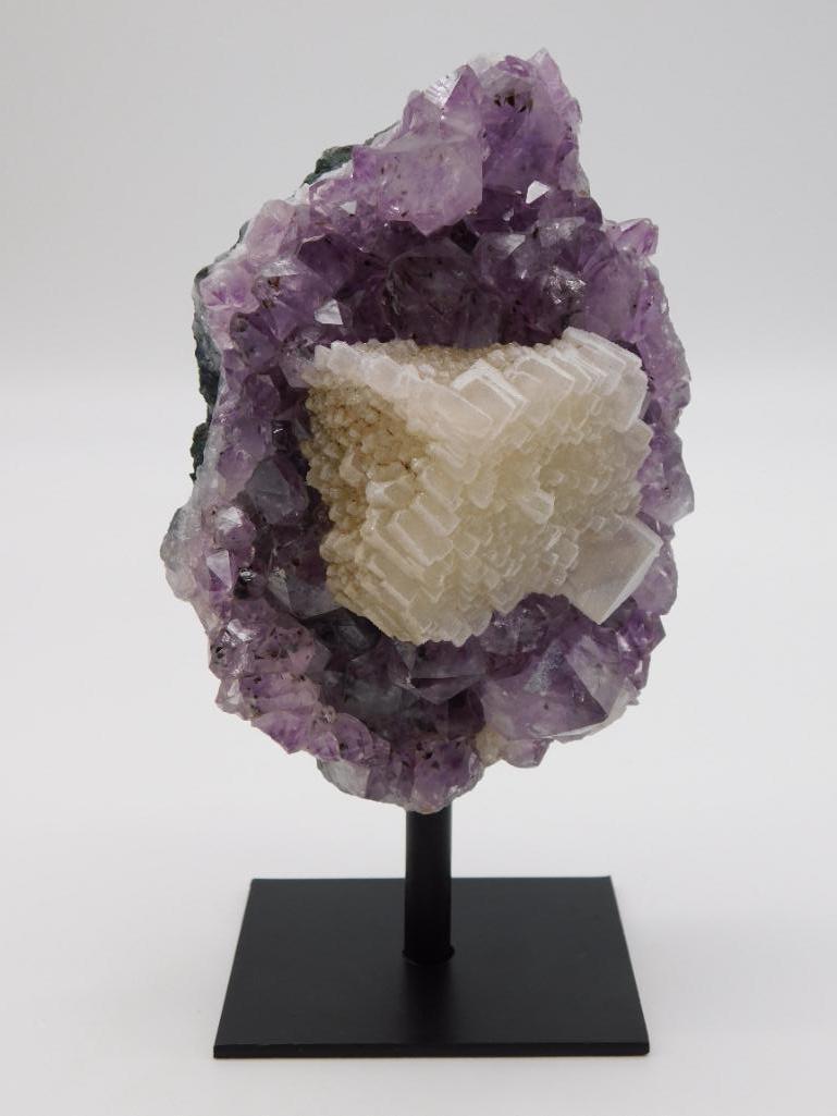 2 POUND AMETHYST DISPLAY WITH CALCITE GROWTH ROCK STONE (1 of 3)
