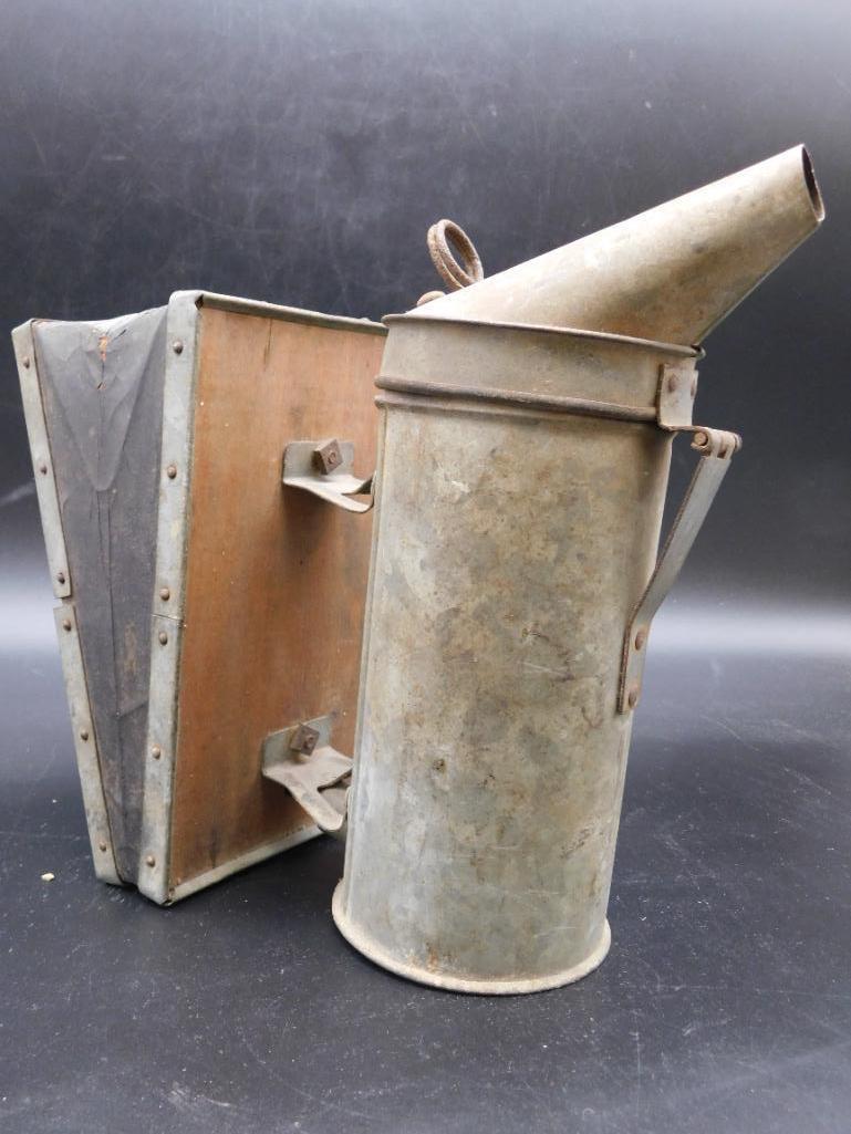 ROOT QUALITY BEE SUPPLIES BEE KEEPING FOGGER VINTAGE ANTIQUE (1 of 3)