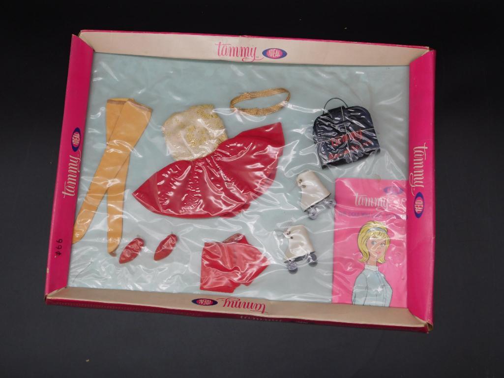 TAMMY DOLL ROLLER SKATING OUTFIT VINTAGE ANTIQUE (1 of 2)