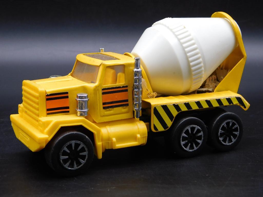 KOREAN MATCHBOX CEMENT MIXER TRUCK VINTAGE ANTIQUE TOY (1 of 3)