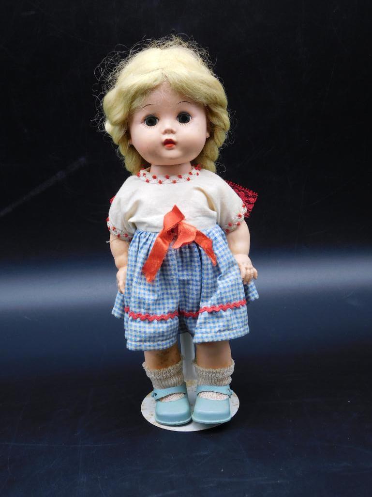 BLONDE DOLL WITH BLUE WHITE AND RED DRESS VINTAGE ANTIQUE: BLONDE DOLL WITH BLUE WHITE AND RED DRESS VINTAGE ANTIQUE