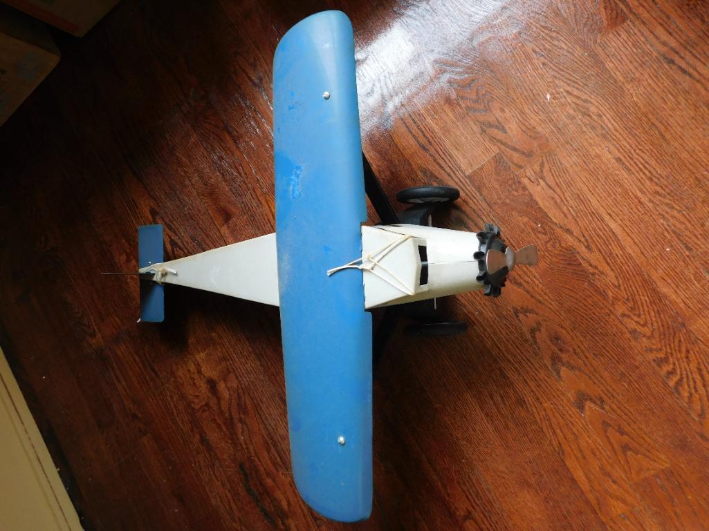 BLUE AND WHITE METAL PLANE TOY VINTAGE ANTIQUE (1 of 3)