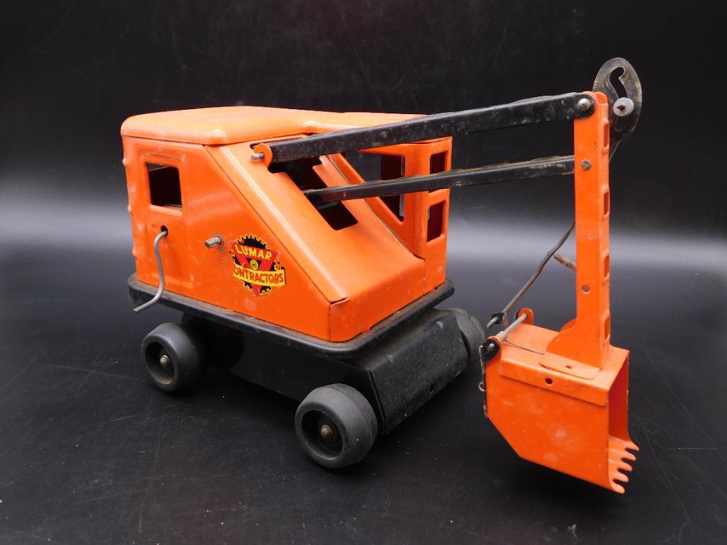 LUMAR CONTRACTORS BACKHOE VINTAGE ANTIQUE TOY (1 of 2)