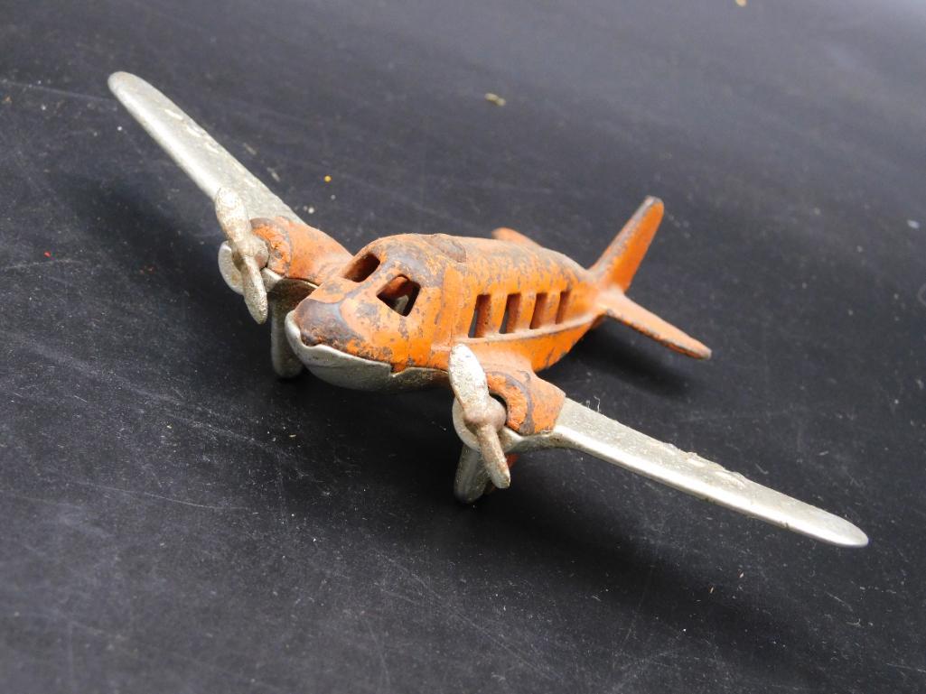 ORANGE AND SILVER METAL PLANE TOY VINTAGE ANTIQUE (1 of 3)