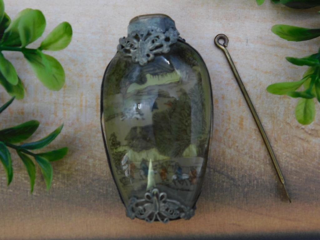 ANTIQUE CHINESE SNUFF BOTTLE WITH SPOON VINTAGE ANTIQUE: ANTIQUE CHINESE SNUFF BOTTLE WITH SPOON VINTAGE ANTIQUE