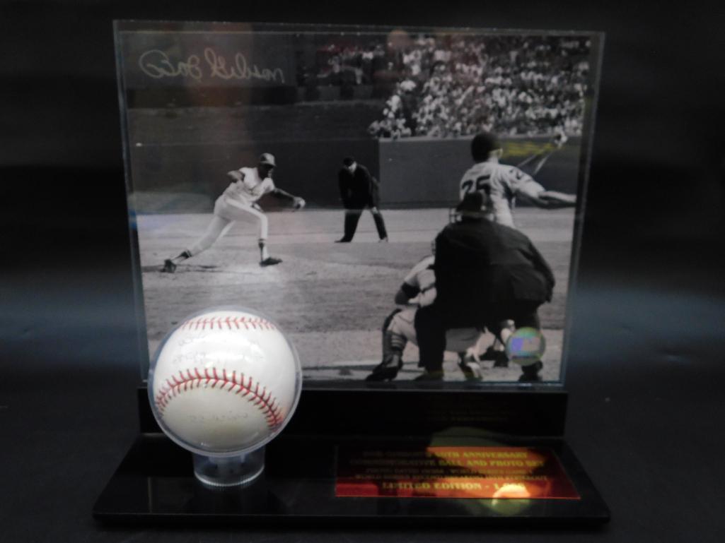 BOB GIBSONS 40TH ANNIVERSARY COMMEMORATIVE WORLD SERIES BALL AND PHOTO SET (1 of 12)