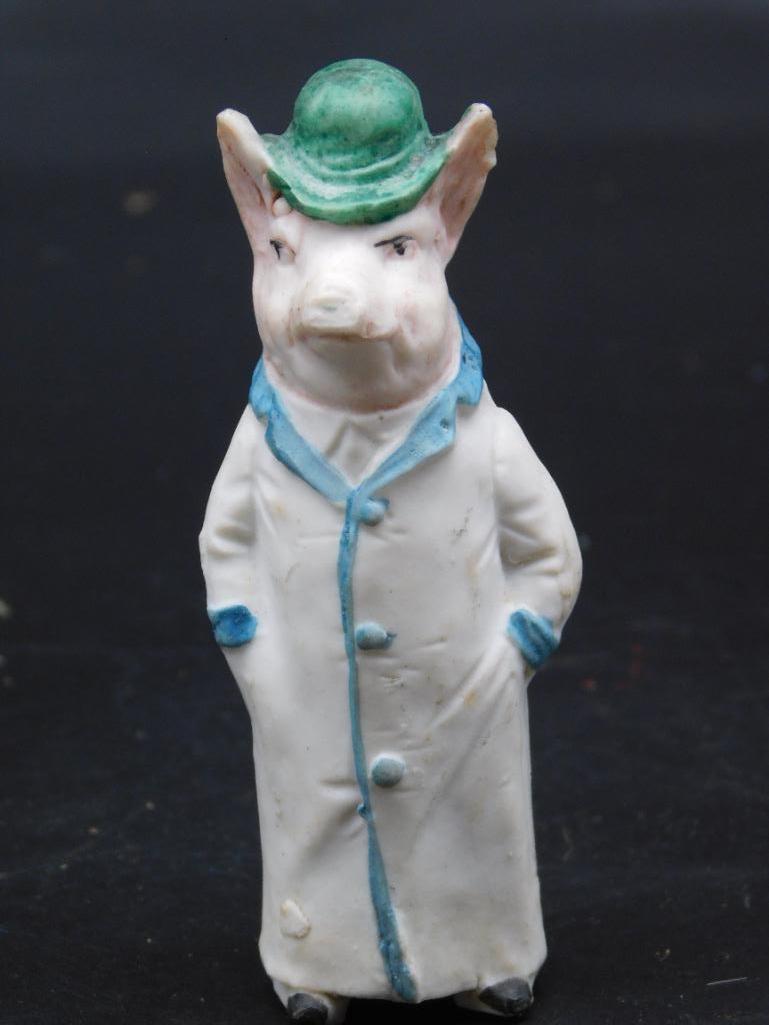 CERAMIC PIG FIGURINE VINTAGE COLLECTIBLE (1 of 2)