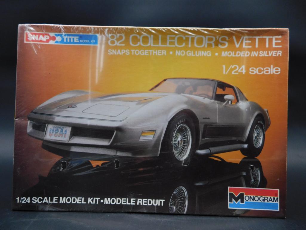 MONOGRAM 1982 COLLECTORS VETTE MODEL KIT VINTAGE ANTIQUE (1 of 3)