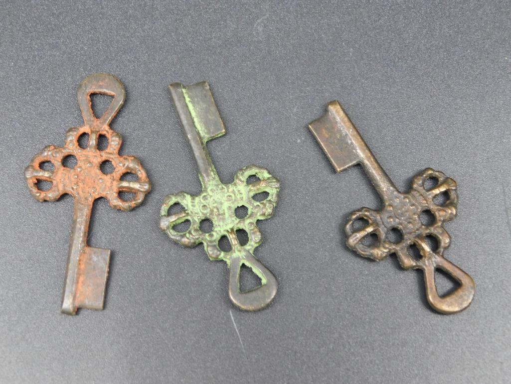 CAST IRON KEYS VINTAGE ANTIQUE: CAST IRON KEYS VINTAGE ANTIQUE