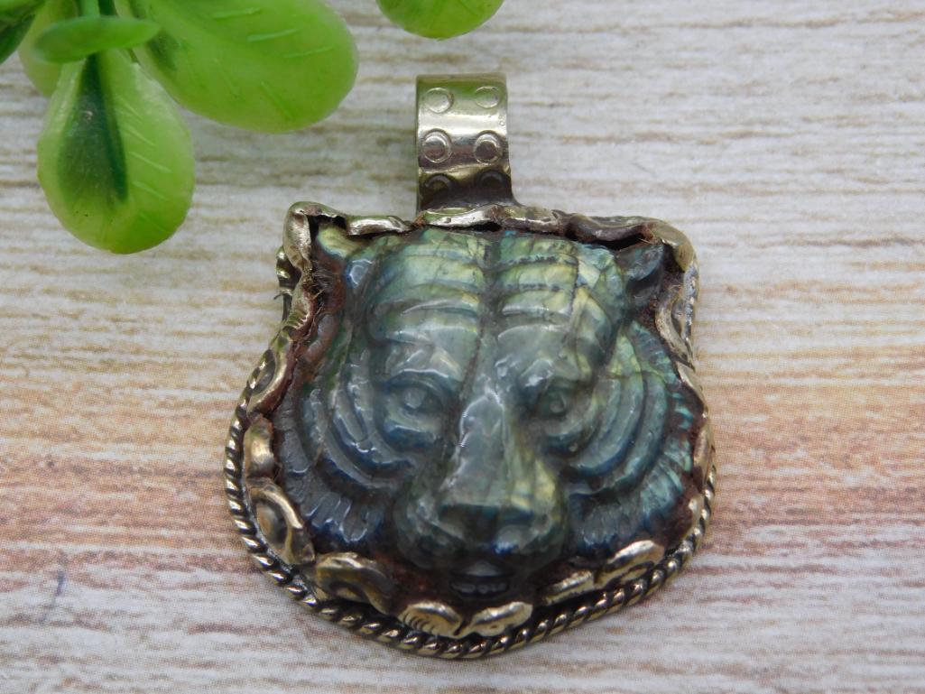 CARVED LABRADORITE PENDANT ROCK STONE LAPIDARY SPECIMEN: CARVED LABRADORITE PENDANT ROCK STONE LAPIDARY SPECIMEN