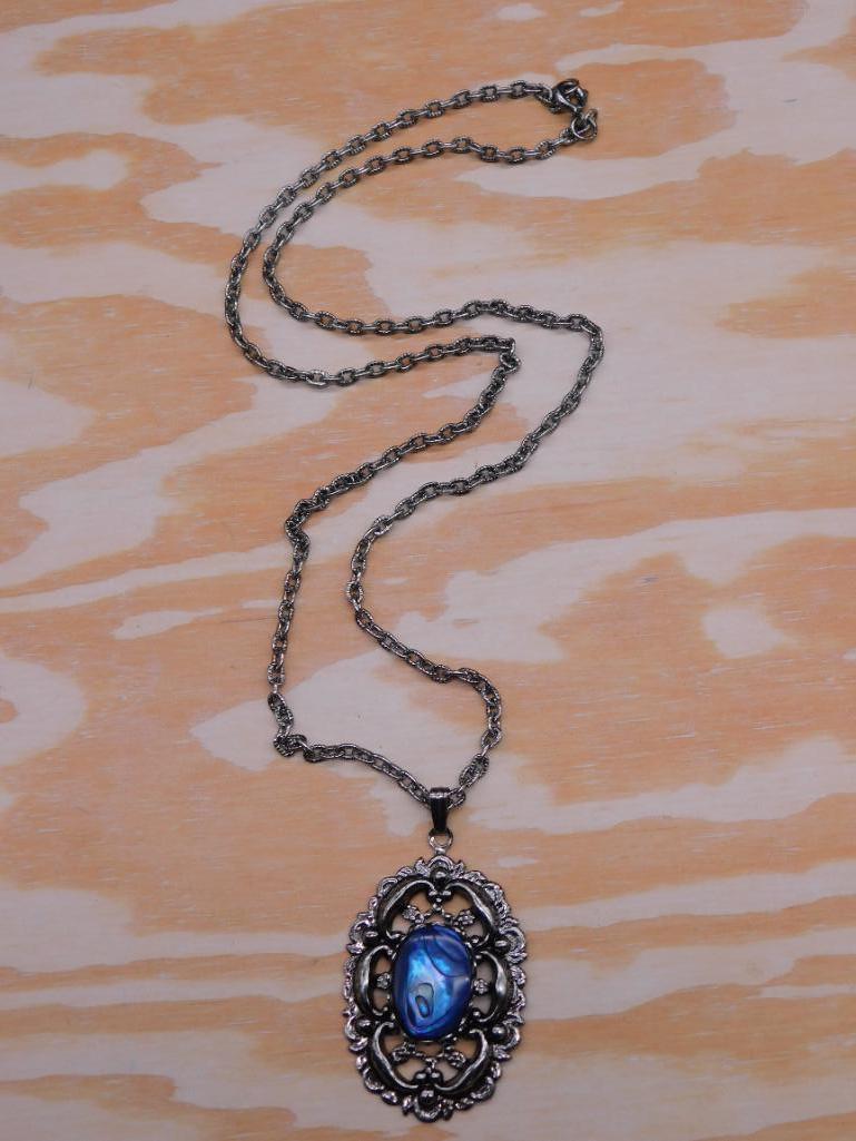 ABALONE PENDANT ON CHAIN NECKLACE VINTAGE ANTIQUE: ABALONE PENDANT ON CHAIN NECKLACE VINTAGE ANTIQUE