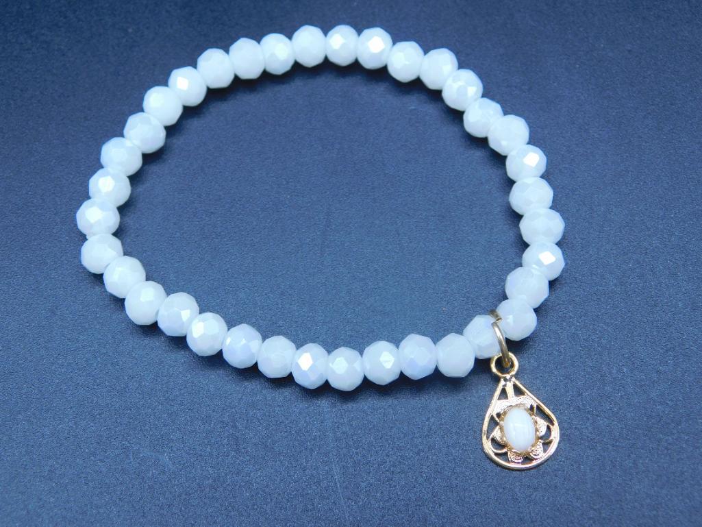 GENUINE STONE PENDANT ON SPARKLE BEAD BRACELET VINTAGE ANTIQUE (1 of 2)