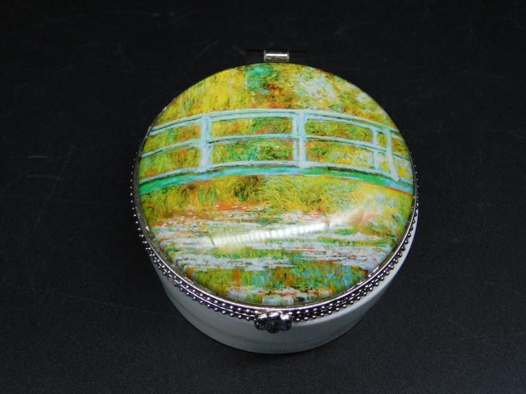 BRIDGE OVER A POND OF WATER LILIES CLAUDE MONET TRINKET BOX VINTAGE ANTIQUE (1 of 2)