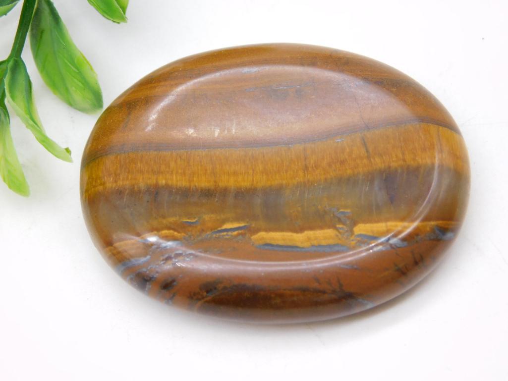 TIGER EYE WORRY STONE ROCK STONE LAPIDARY SPECIMEN (1 of 2)