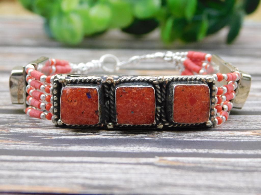 CARNELIAN BRACELET ROCK STONE LAPIDARY SPECIMEN: CARNELIAN BRACELET ROCK STONE LAPIDARY SPECIMEN