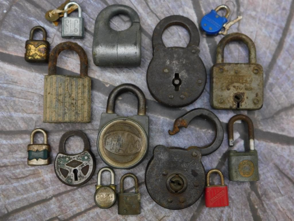 ANTIQUE PADLOCKS VINTAGE MIXED LOT: ANTIQUE PADLOCKS VINTAGE MIXED LOT