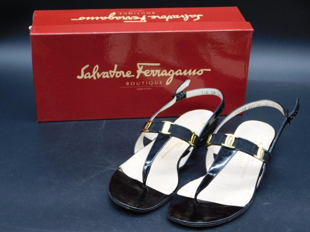 SALVATORE FERRAGAMO HEELS VINTAGE ANTIQUE (1 of 4)