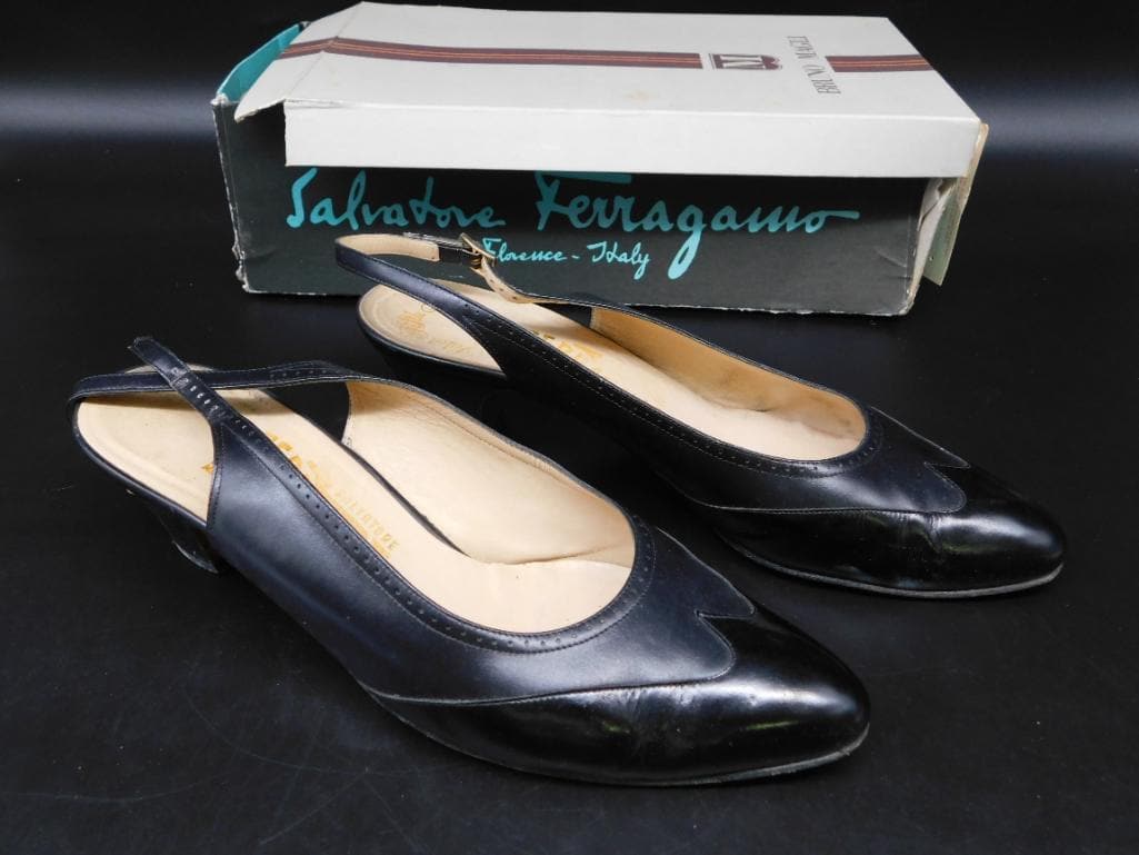 SALVATORE FERRAGAMO BLACK HEELS VINTAGE ANTIQUE (1 of 3)