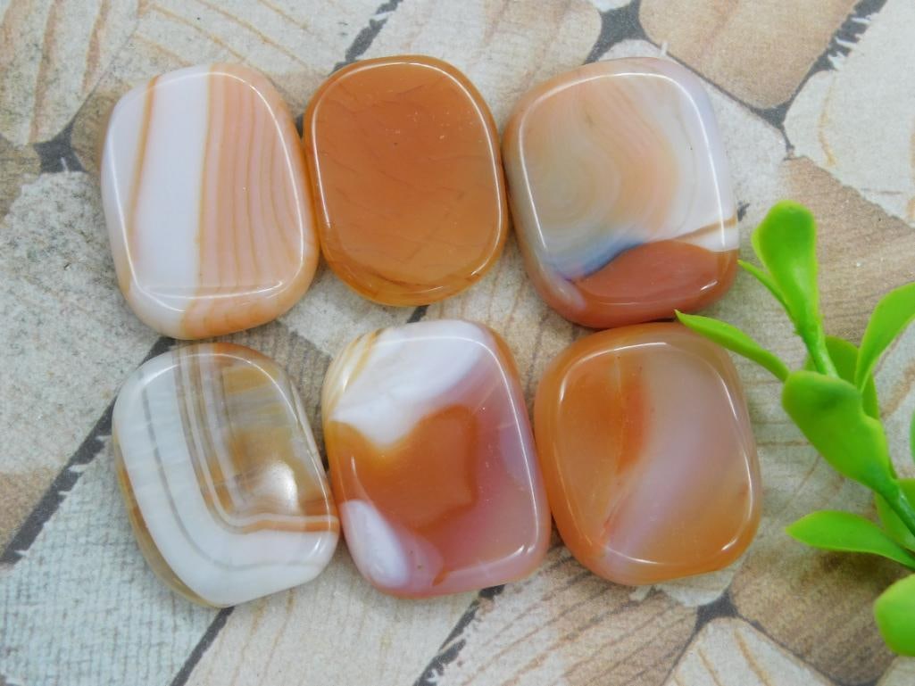 BANDED CARNELIAN ROCK STONE LAPIDARY SPECIMEN: BANDED CARNELIAN ROCK STONE LAPIDARY SPECIMEN