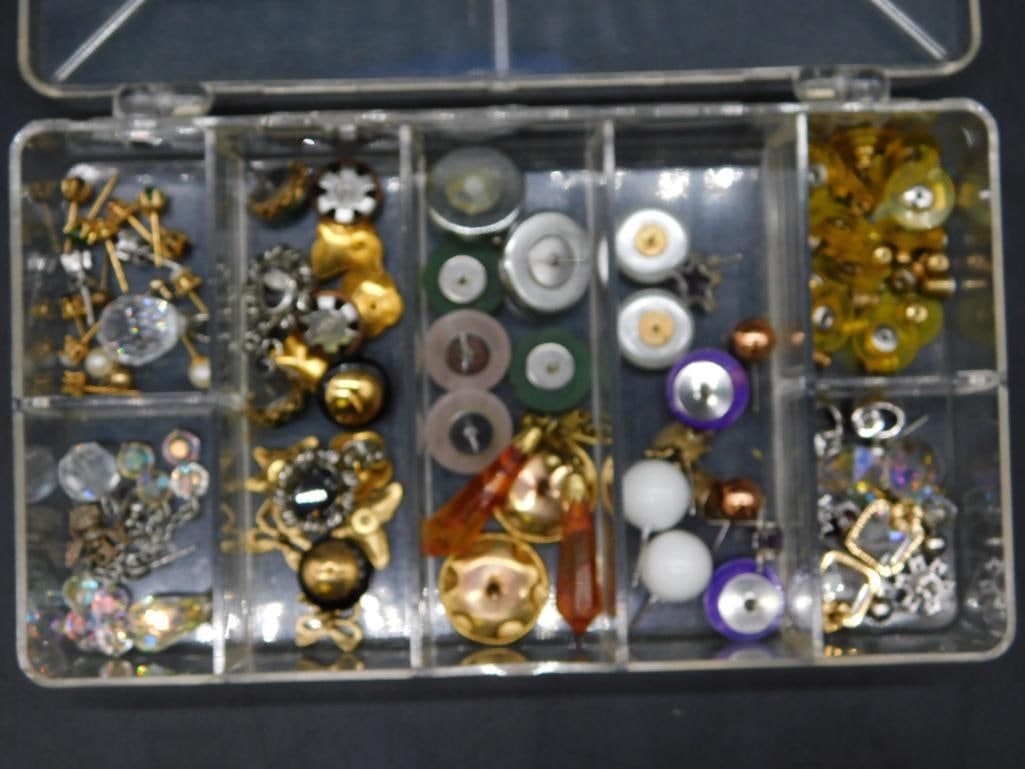 MIXED BUTTON AND PENDANT LOT VINTAGE ANTIQUE (1 of 3)