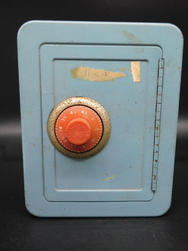 VINTAGE COIN SAFE ANTIQUE (1 of 2)