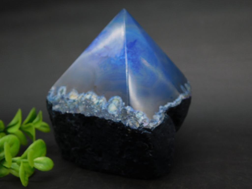 AGATE POINT ROCK STONE LAPIDARY SPECIMEN (1 of 2)