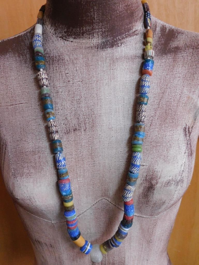 AFRICAN TRADE BEADS VINTAGE ANTIQUE: AFRICAN TRADE BEADS VINTAGE ANTIQUE
