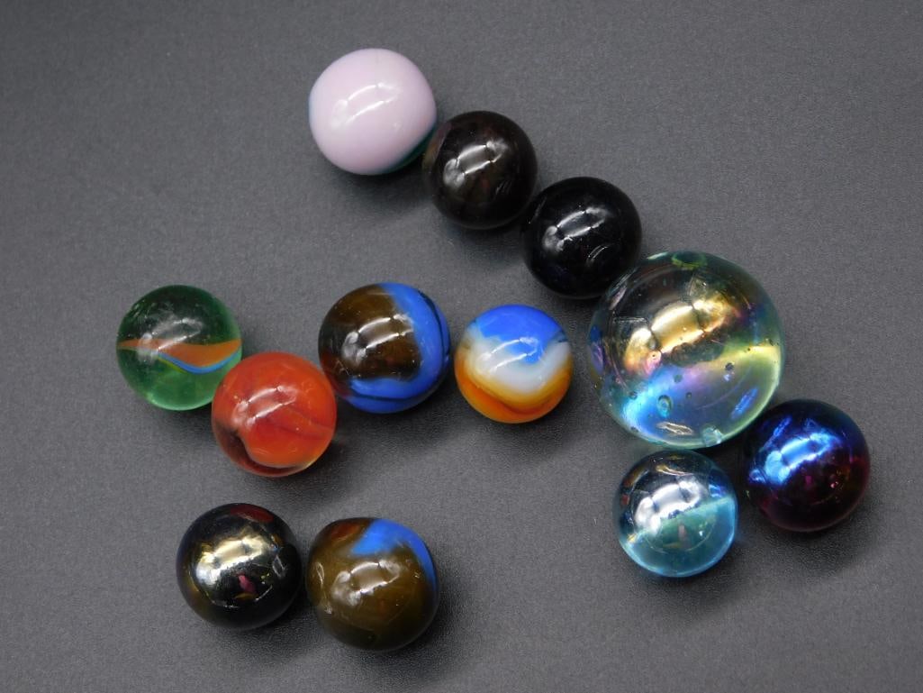GLASS PLAYING MARBLES VINTAGE ANTIQUE (1 of 2)