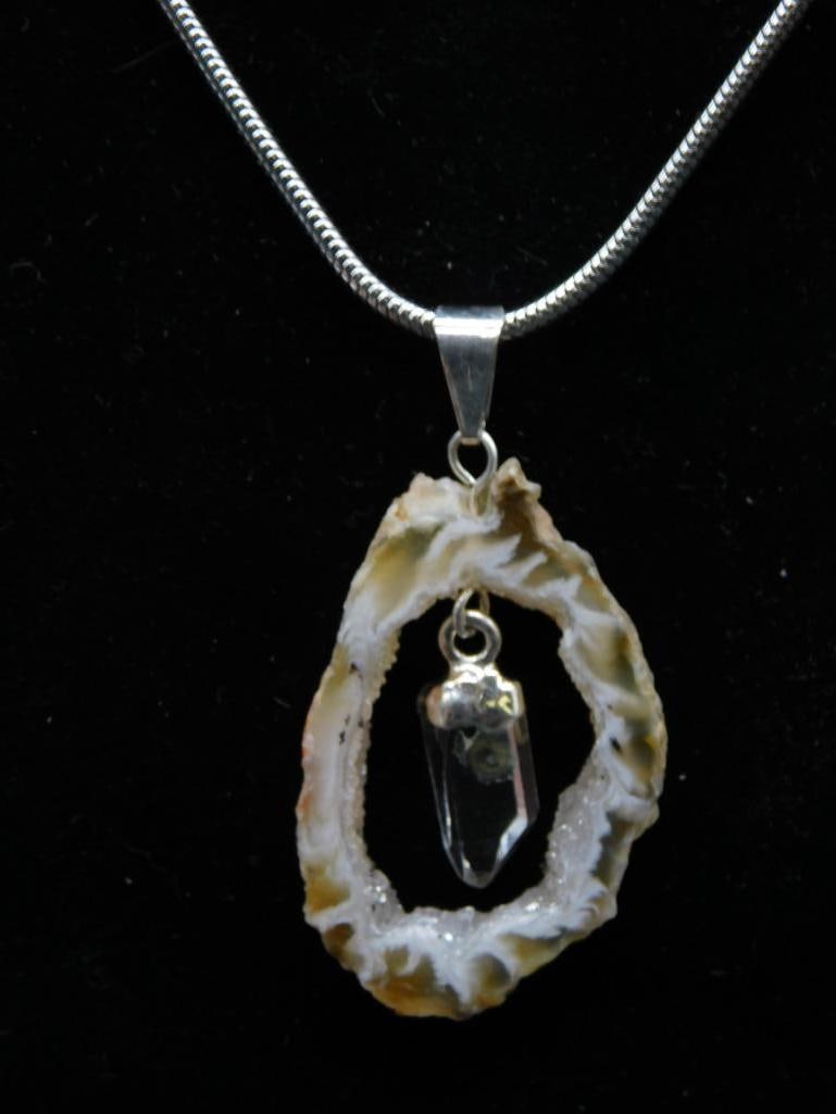 GEODE SLICE PENDANT ON CHAIN NECKLACE VINTAGE ANTIQUE (1 of 2)