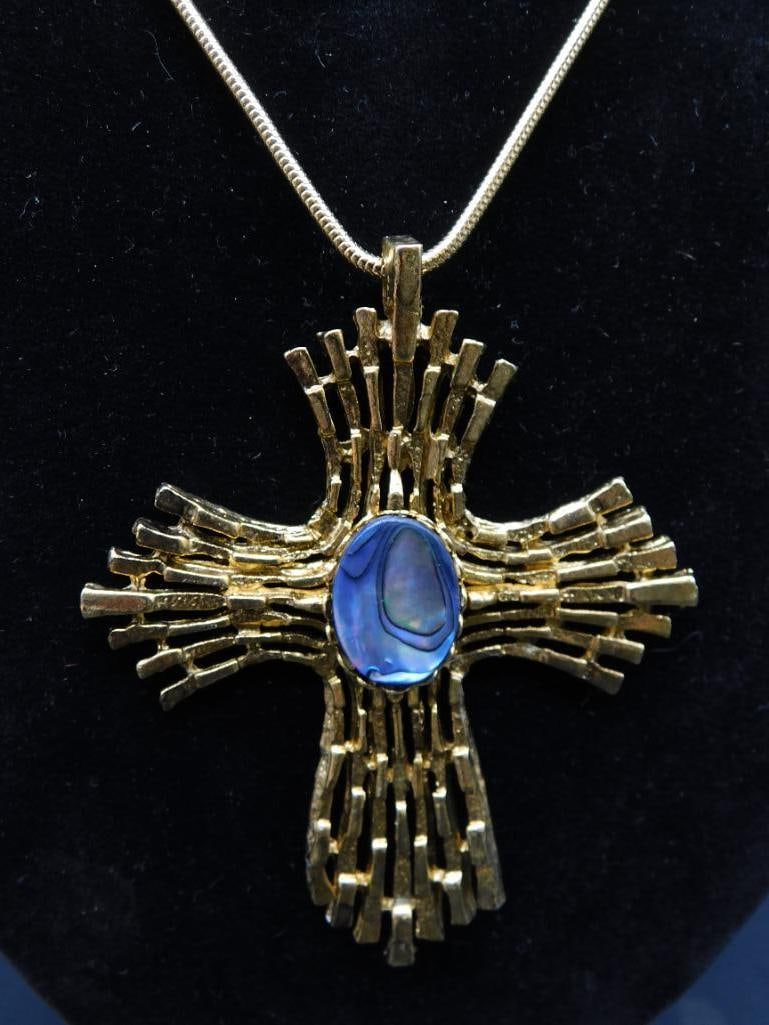 ABALONE CROSS PENDANT ON CHAIN NECKLACE VINTAGE ANTIQUE: ABALONE CROSS PENDANT ON CHAIN NECKLACE VINTAGE ANTIQUE