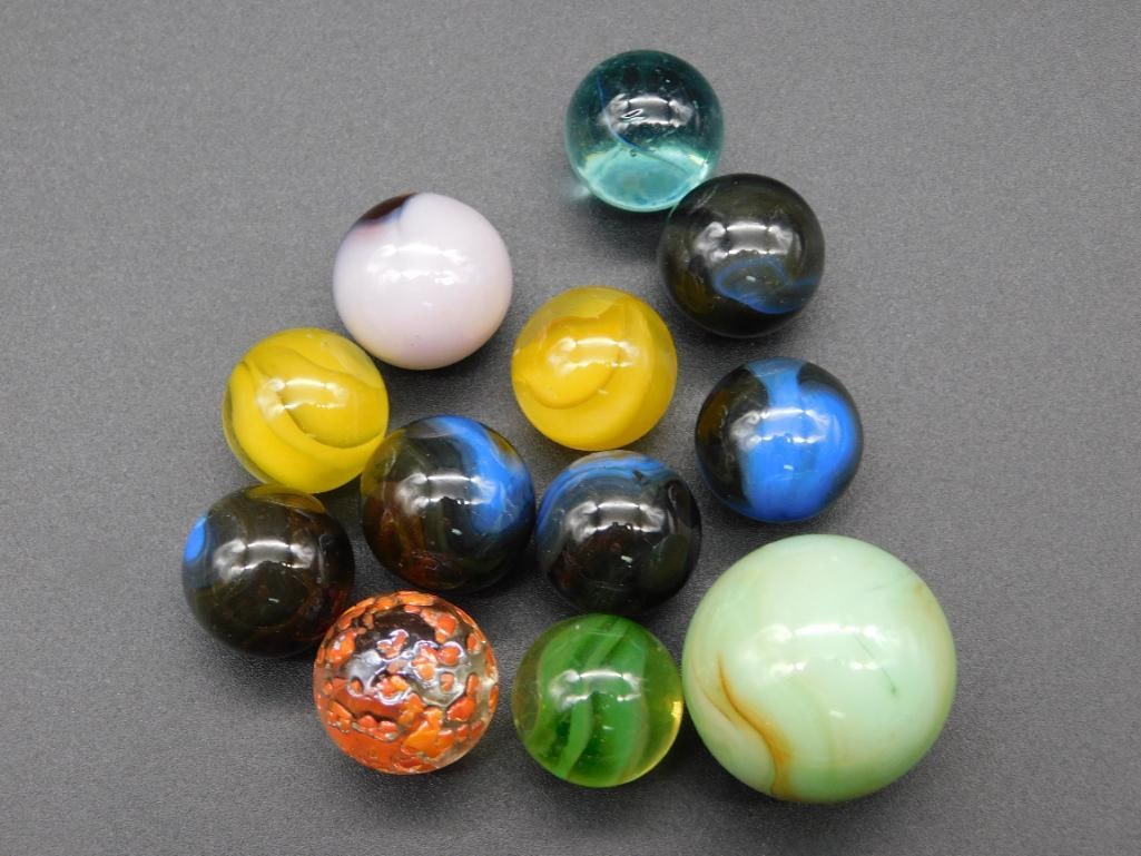 GLASS PLAYING MARBLES VINTAGE ANTIQUE (1 of 2)