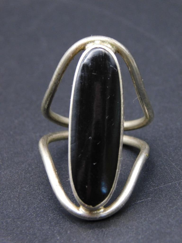 STONE RING ROCK STONE LAPIDARY SPECIMEN (1 of 4)