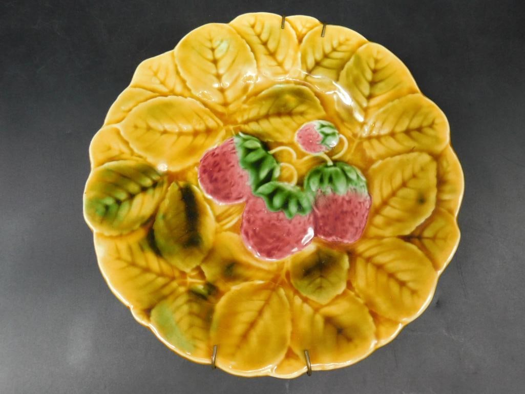 FRENCH SARREGUEMINES MAJOLICA DESSERT PLATE VINTAGE ANTIQUE: FRENCH SARREGUEMINES MAJOLICA DESSERT PLATE VINTAGE ANTIQUE