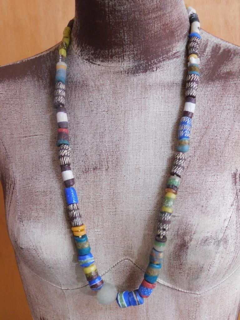 AFRICAN TRADE BEADS VINTAGE ANTIQUE: AFRICAN TRADE BEADS VINTAGE ANTIQUE