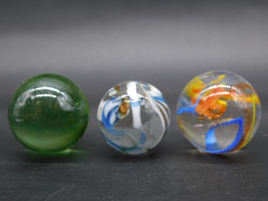 GLASS PLAYING MARBLES VINTAGE ANTIQUE (1 of 2)