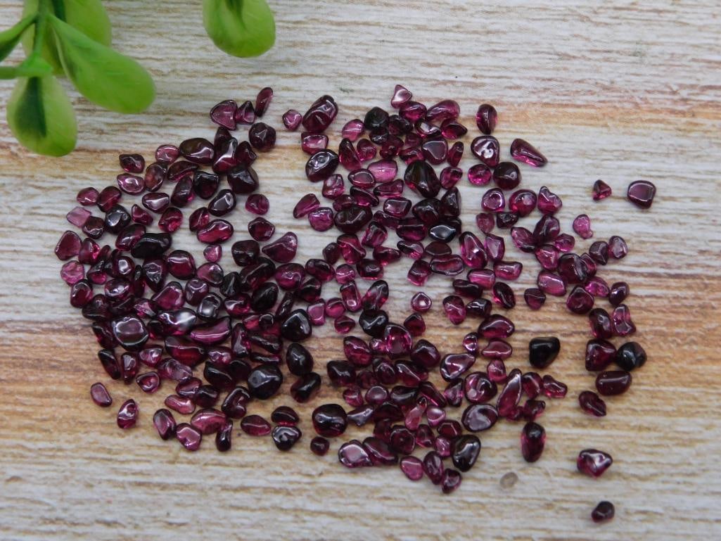GARNET ROCK STONE LAPIDARY SPECIMEN (1 of 2)