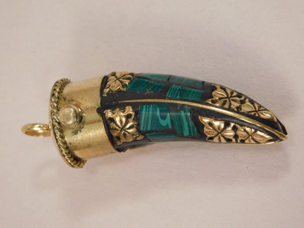 MALACHITE HORN PENDANT ROCK STONE LAPIDARY SPECIMEN: MALACHITE HORN PENDANT ROCK STONE LAPIDARY SPECIMEN