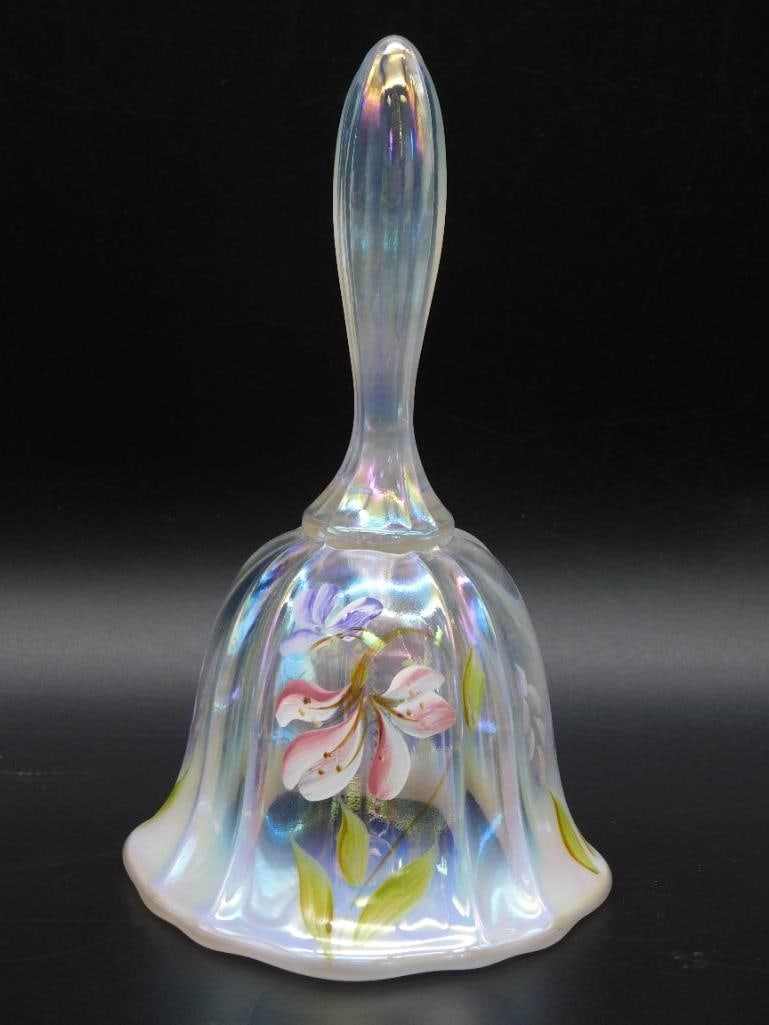 HAND PAINTED FENTON GLASS BELL SIGNED BY ARTIST: HAND PAINTED FENTON GLASS BELL SIGNED BY ARTIST