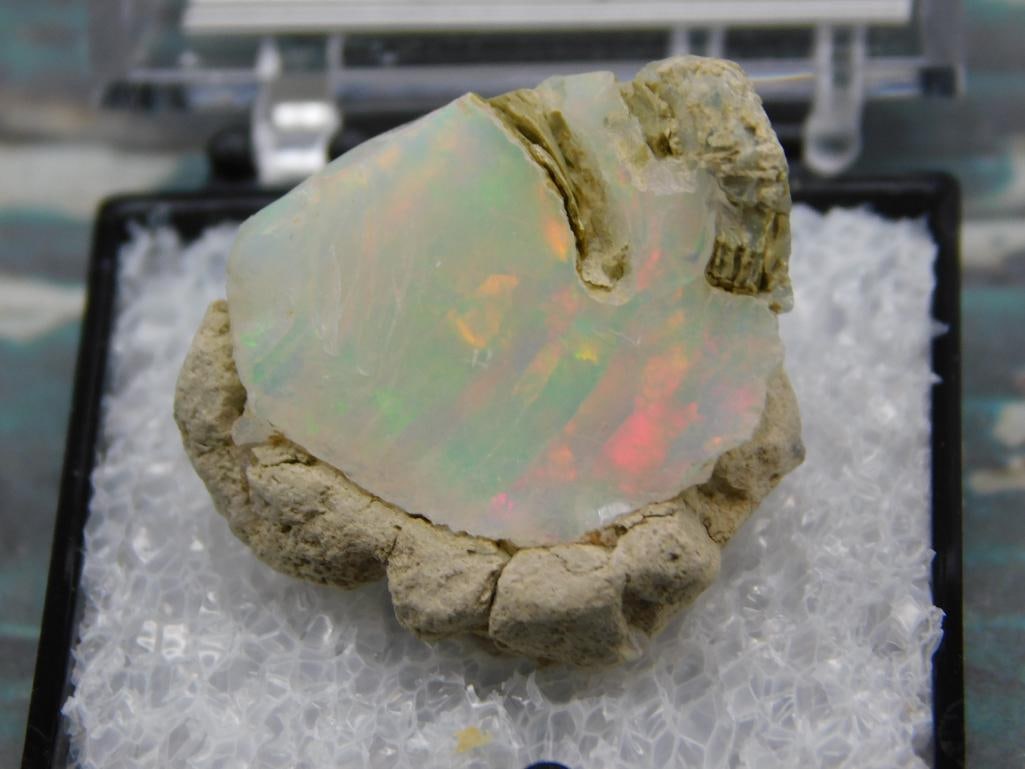 ROUGH OPAL ROCK STONE LAPIDARY SPECIMEN (1 of 3)